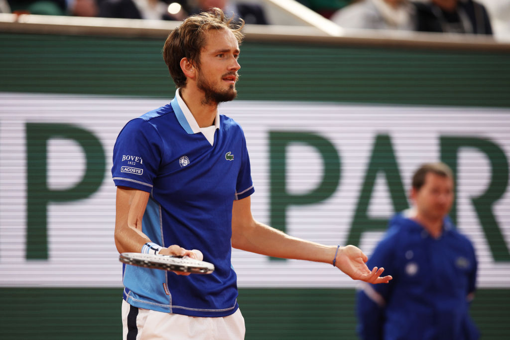 多特门前出 多特门前出